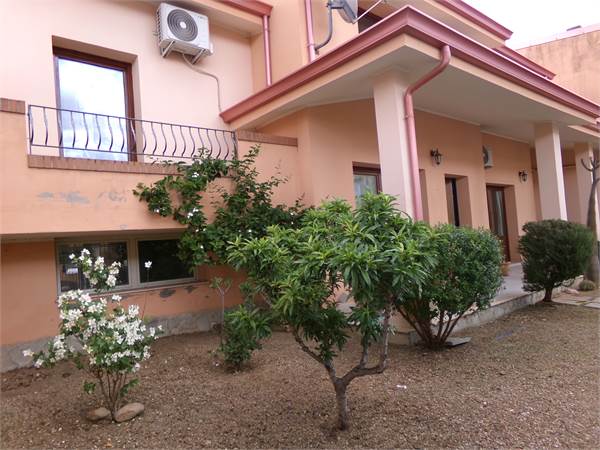 Ampia Villa in contesto residenziale 
